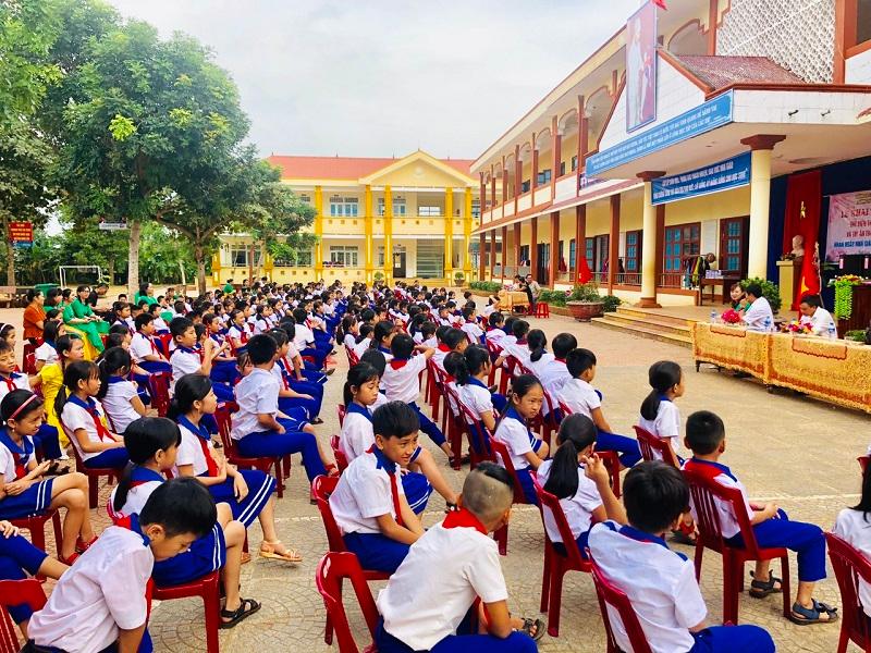 Khai trương Thư viện thân thiện tại trường Tiểu học Vĩnh Giang