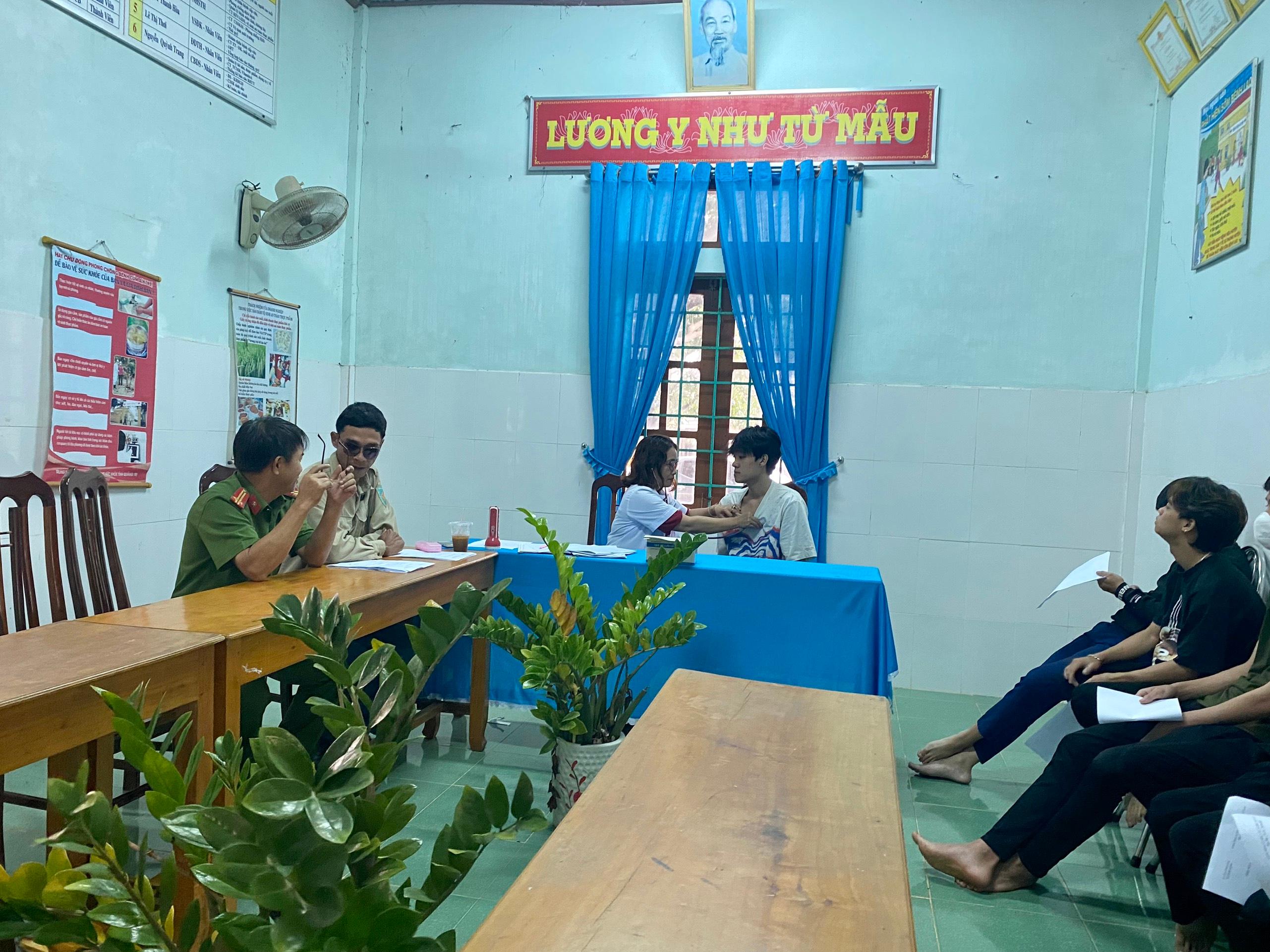 Xã Vĩnh Giang tổ chức khám sơ tuyển nghĩa vụ quân sự (NVQS), tham gia công an nhân dân (CAND) năm 2024.