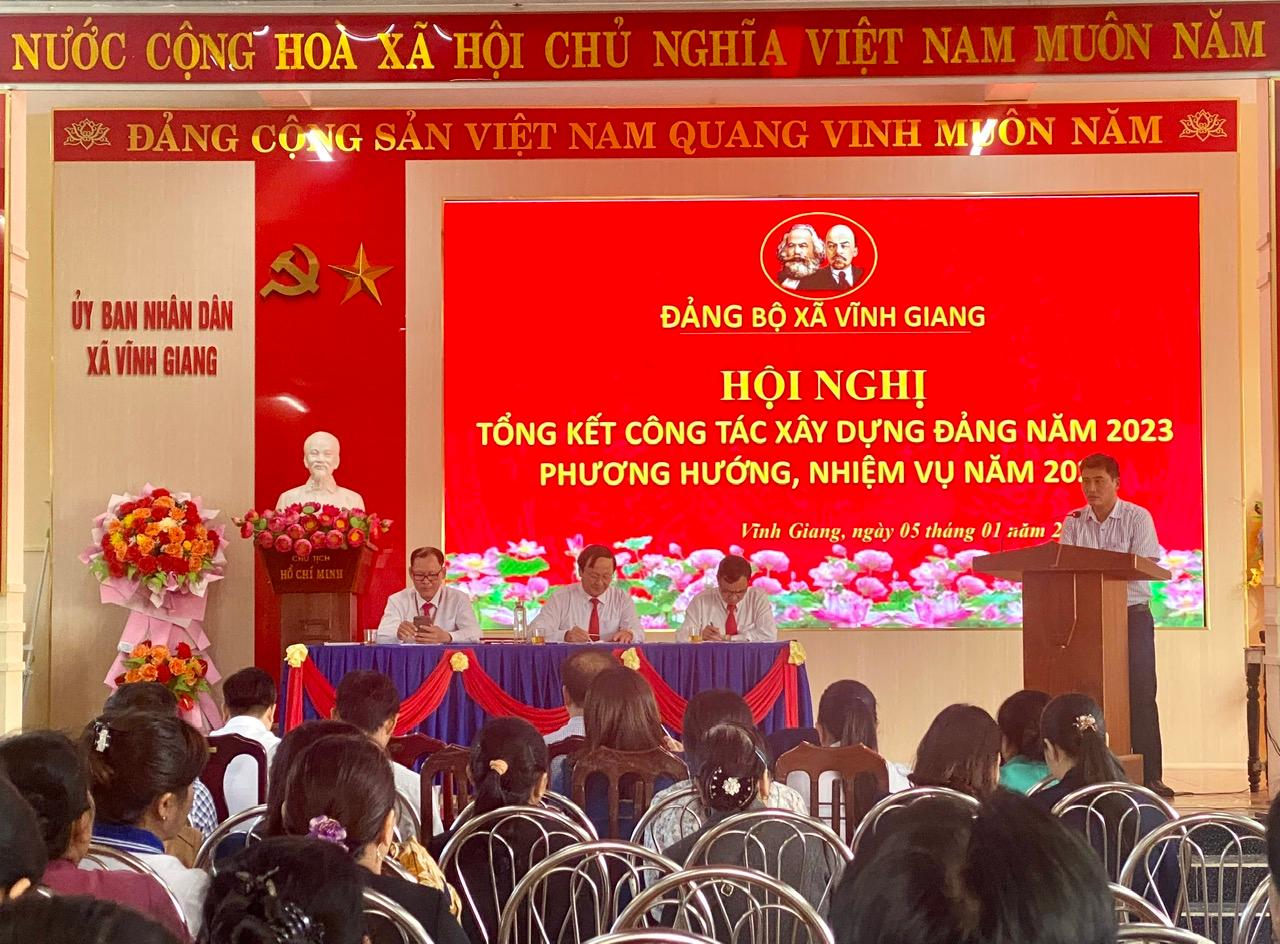 Đảng bộ xã Vĩnh Giang tổ chức hội nghị tổng kết công tác xây dựng Đảng năm 2023 và triển khai nhiệm vụ năm 2024